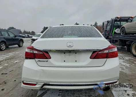 2016 Honda Accord Lx z USA, uszkodzony, nr VIN 1HGCR2F36GA008562